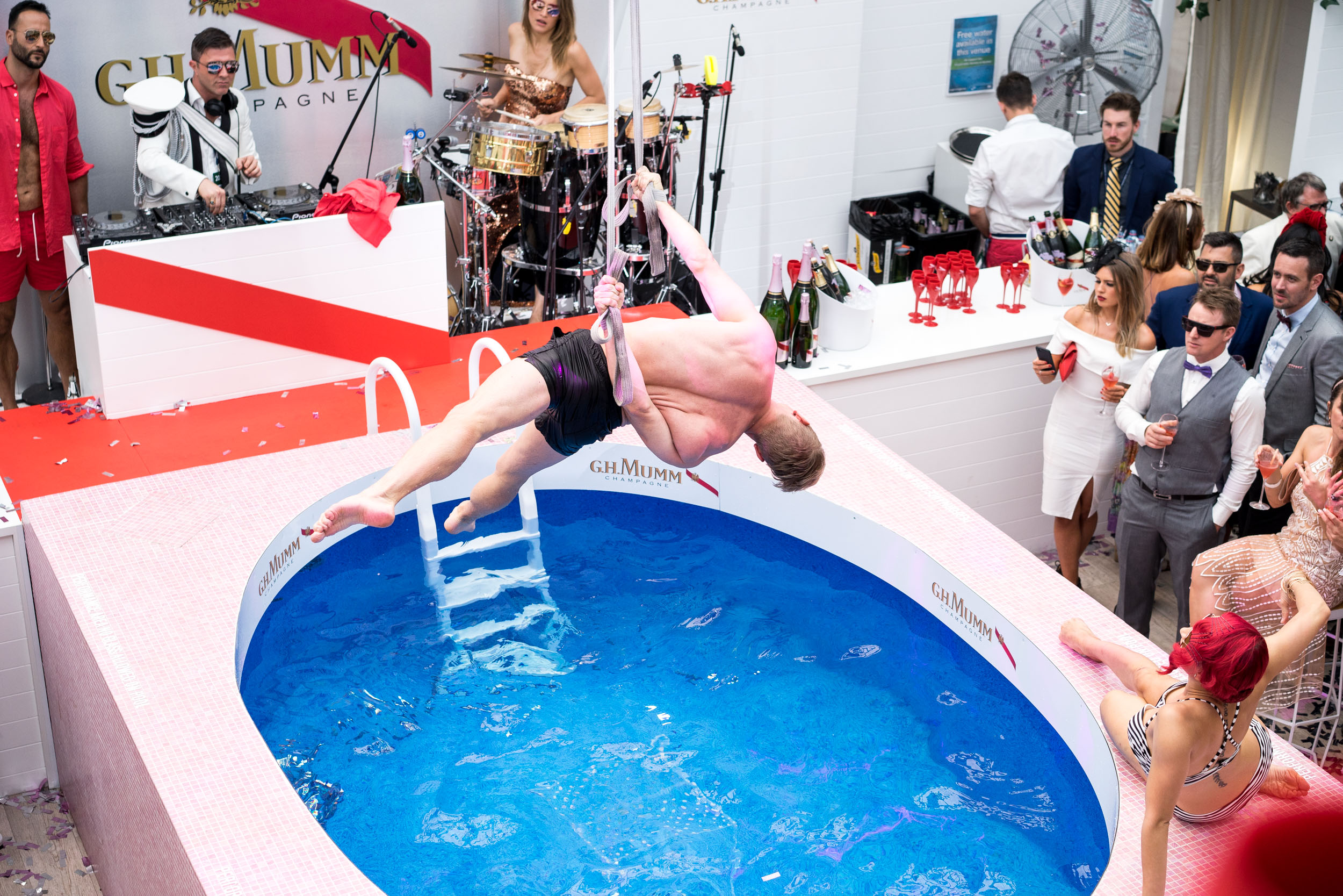 ghmumm-roddgunn-melbourne-spring-carnival11